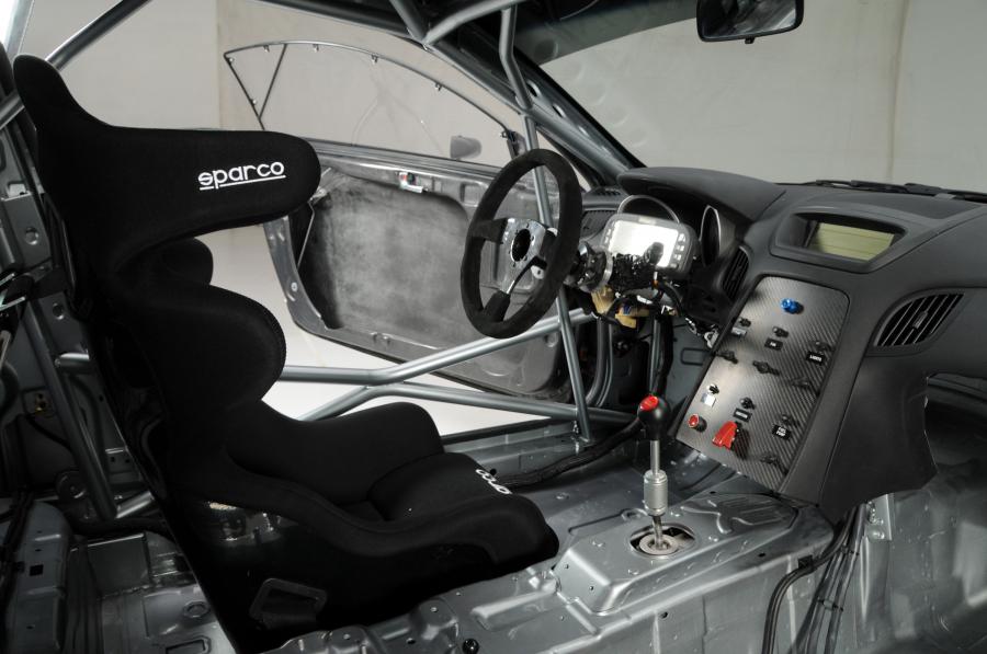  Hyundai Genesis Coupe by Rhys Millen Racing 2010 года  (фото 16 из 36)